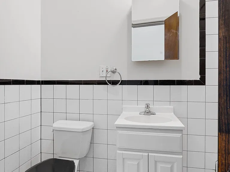 169 Troutman St #3L — Photo 5
