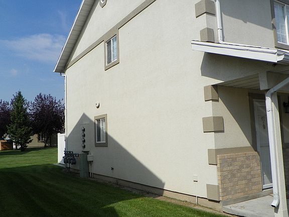 End unit w/ extra windows