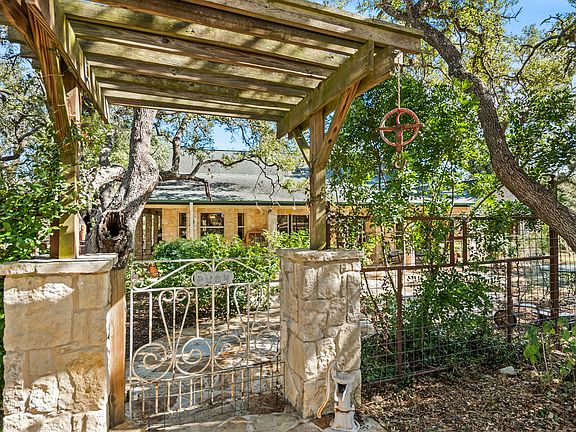 3rd image of 28310 Sierra Dr