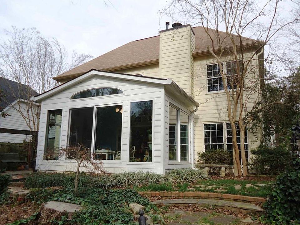 2nd image of 310 Hickory Walk