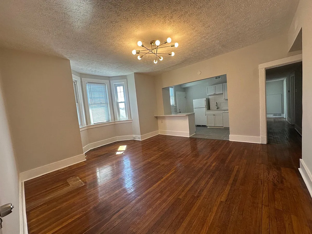 Building Photo - 5954 Phillips Ave #2