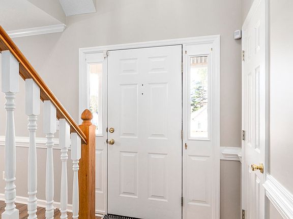 3rd image of 1052 Willow Woods Dr