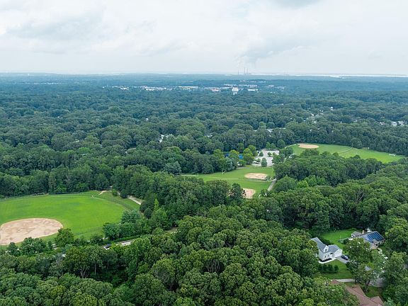 5th image of 304 W Pasadena Rd