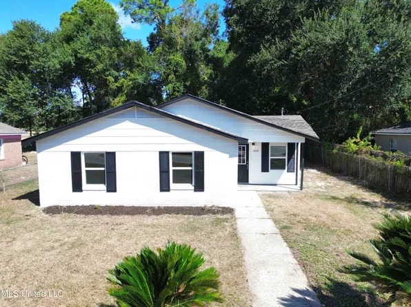 2005 North St, Gulfport, MS 39507