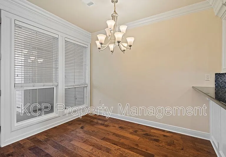 17 Jeffrey Way — Photo 8