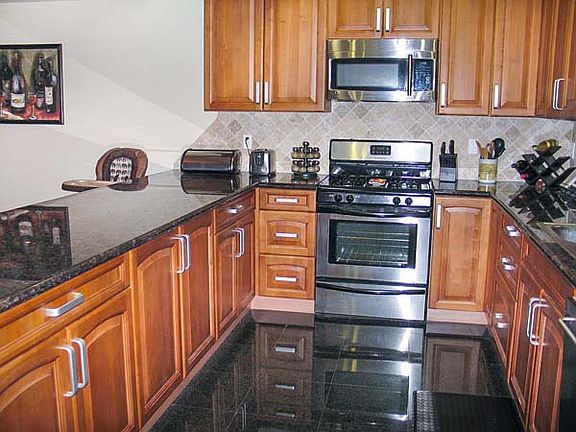 3rd image of 11218 Camarillo St #303