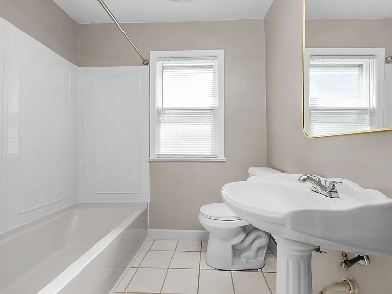 18214 Lewis Dr — Photo 18