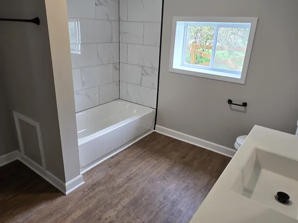 916 S 19th St, New Castle, IN 47362