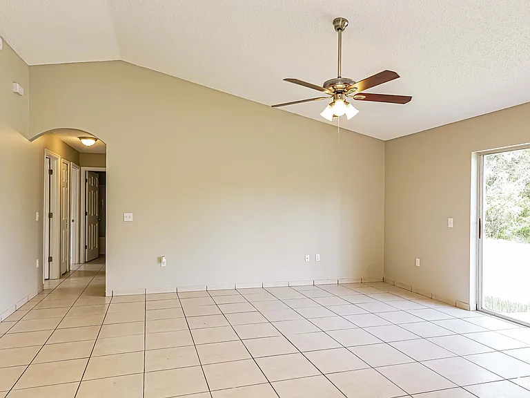 2980 N Huron Dr — Photo 6
