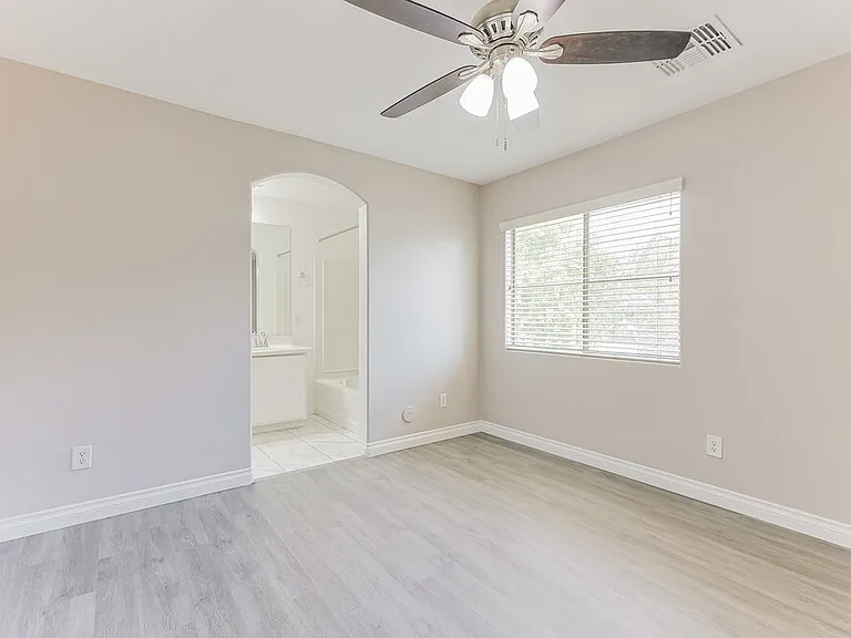 4672 E Laurel Ave — Photo 10