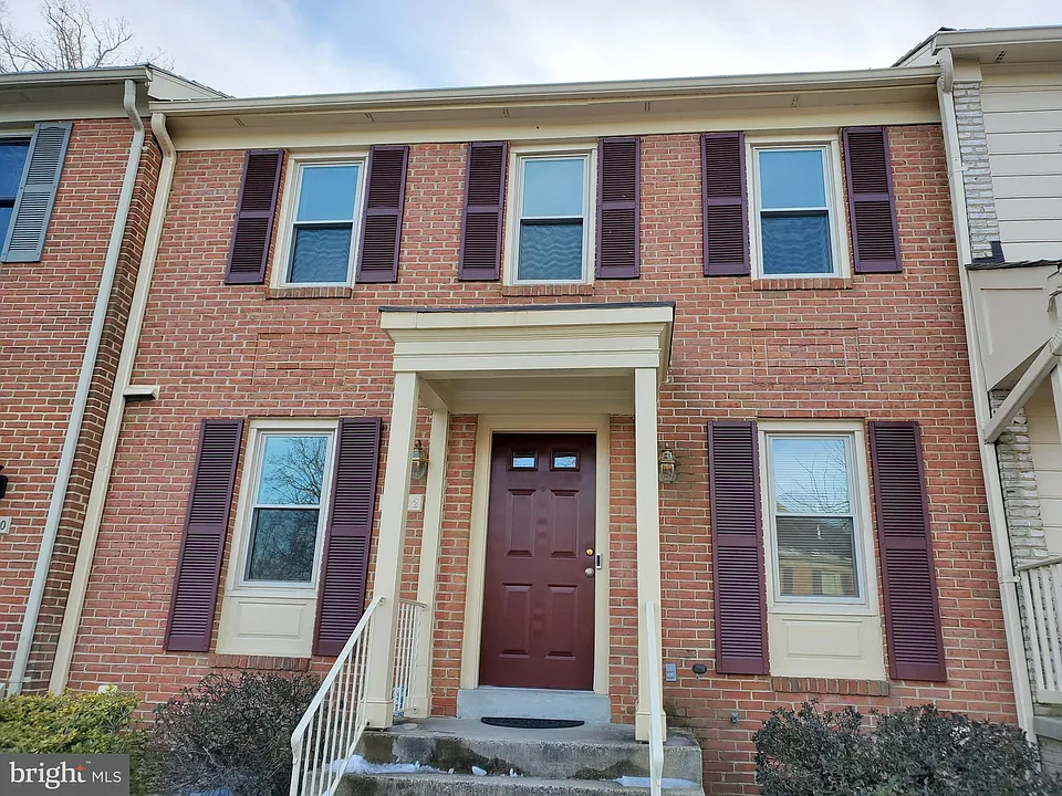 15322 Manor Village Ln