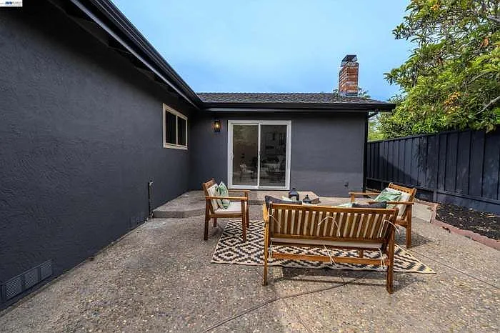 3743 Sanford St — Photo 35