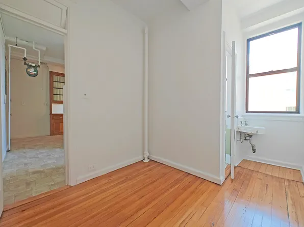 706 Riverside Drive image 7 of 11