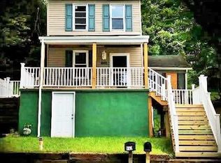 110 Seminary Ave, Oakdale, PA 15071