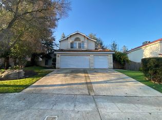 975 E Edgemont Dr, Fresno, CA 93720