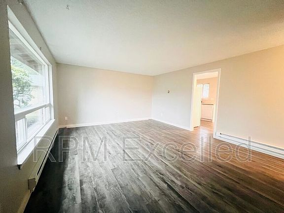 2nd image of 1524 29th St SE