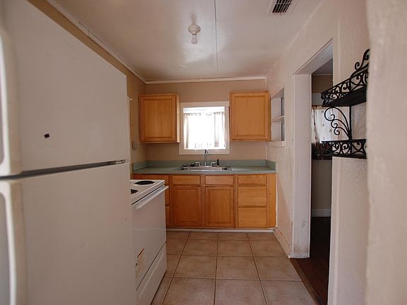 2nd image of 543 Orange Ave