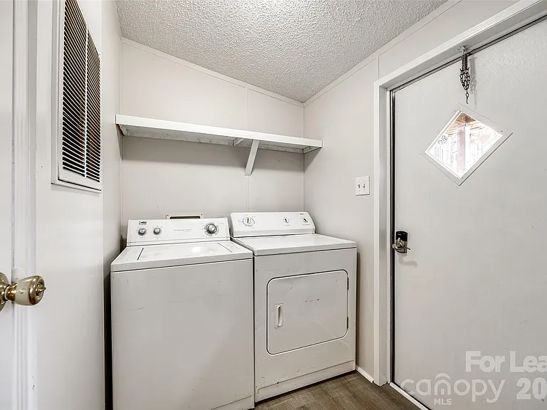 128 Summerglen Dr — Photo 12