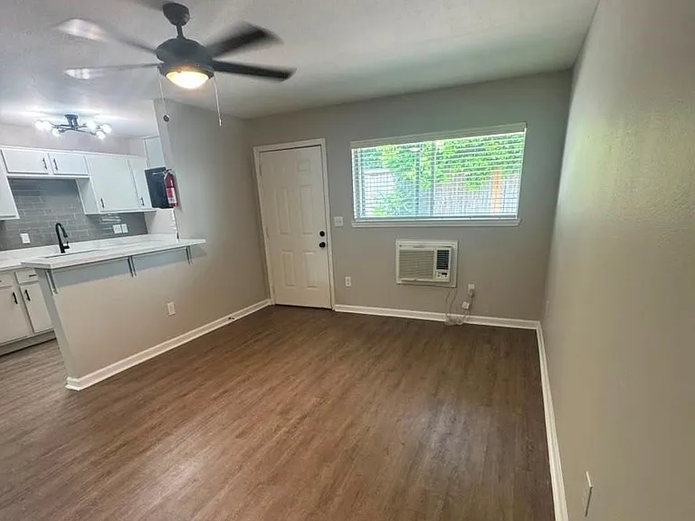 1225 W 25th St #3 — Photo 10
