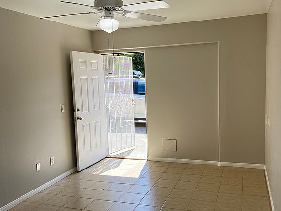 3rd image of 1514 Calavo Dr #G