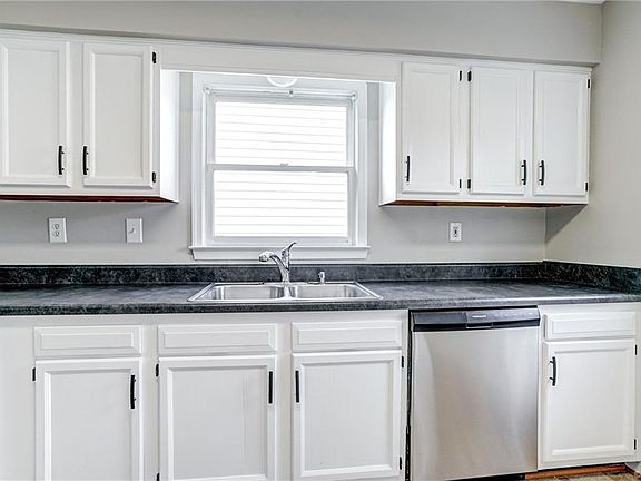3rd image of 6044 Shiloh Pl