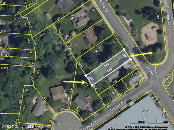 N 3rd St, Stroudsburg, PA 18360