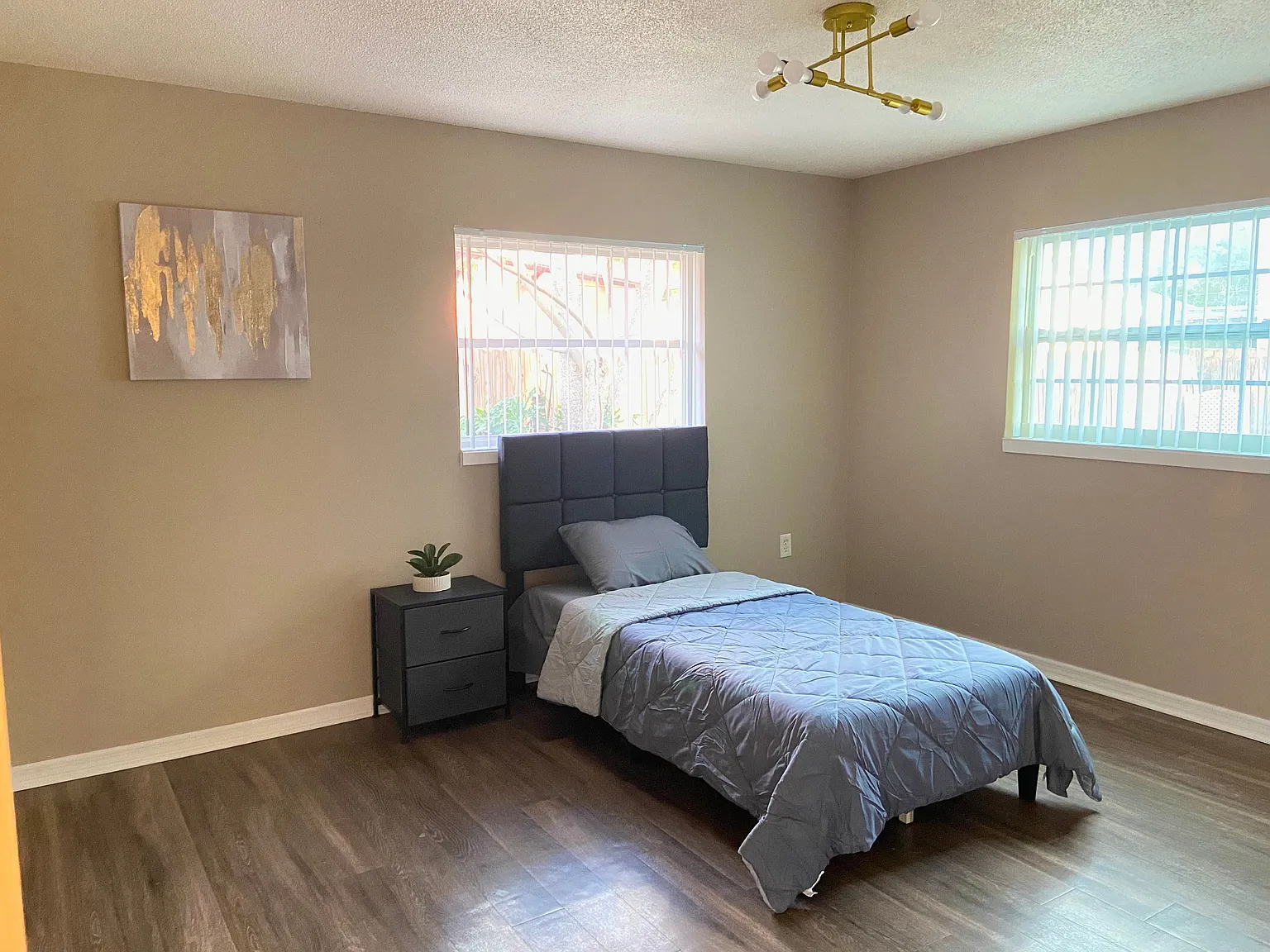 604 Glad Rd — Photo 3