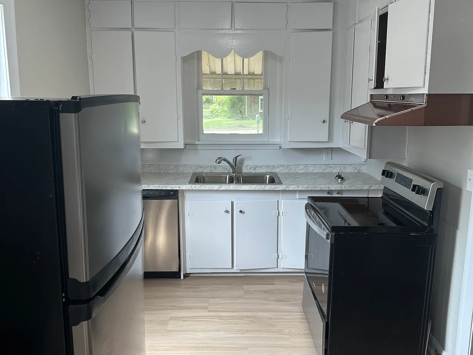 3 bed, 1147 sqft, $1,500 — Photo 3