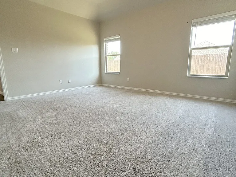 212 Stonebrook Trl — Photo 16