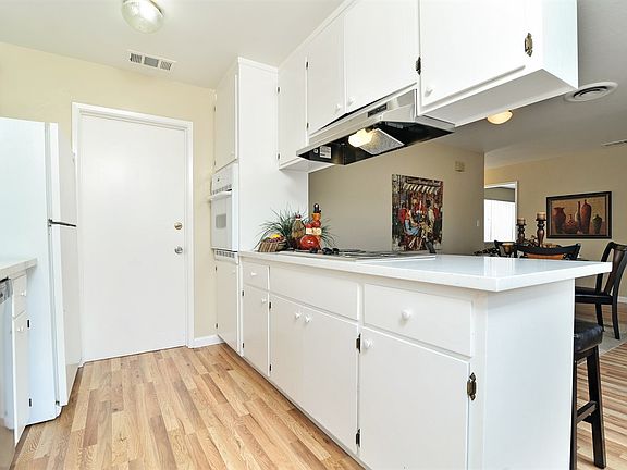 5th image of 1629 Montrose Way