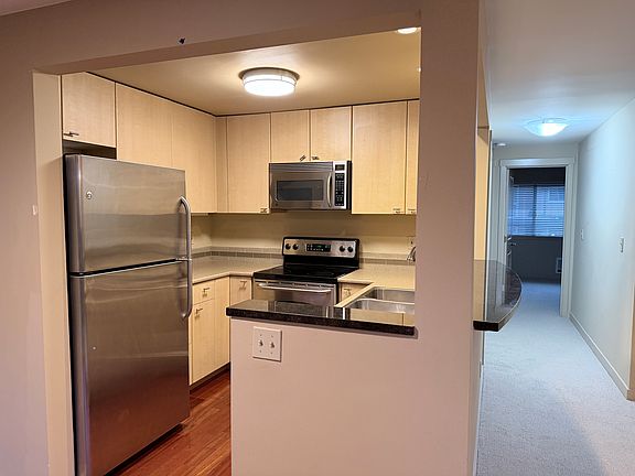 3rd image of 8244 126th Ave NE APT B202