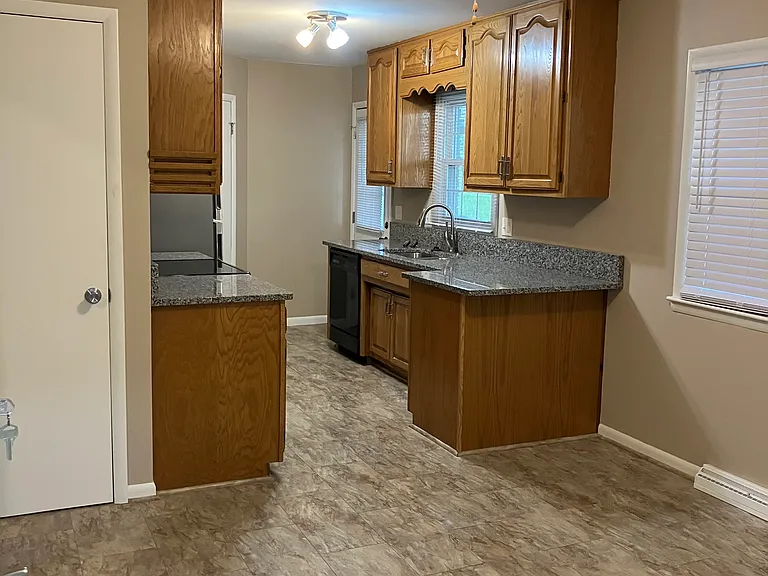3521 SE 45th St — Photo 3