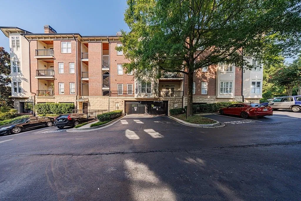 2 bed, 2.0 bath, 1404 sqft, $3,400 — Photo 4