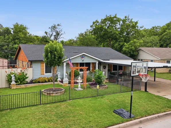 520 Thompson Dr, Saginaw, TX 76179