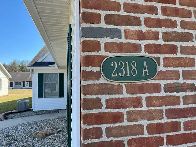 2318 Westside Rd — Photo 2