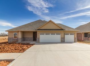 728 Redvine Dr, Yukon, OK 73099
