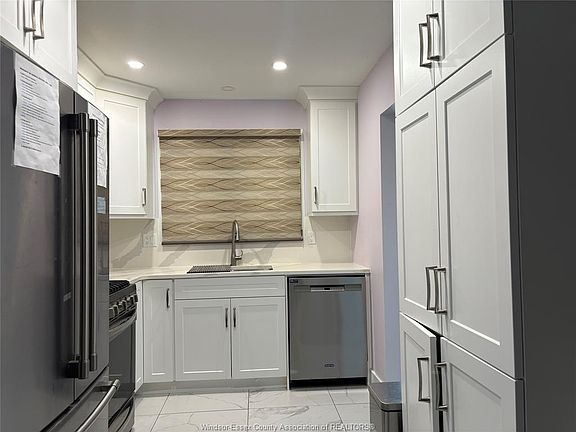 5th image of 3295 Aurora Dr