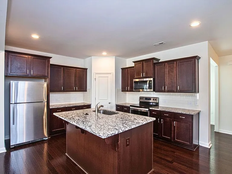 Bonterra Townhomes — Photo 6