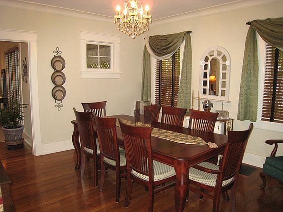 Formal Dining