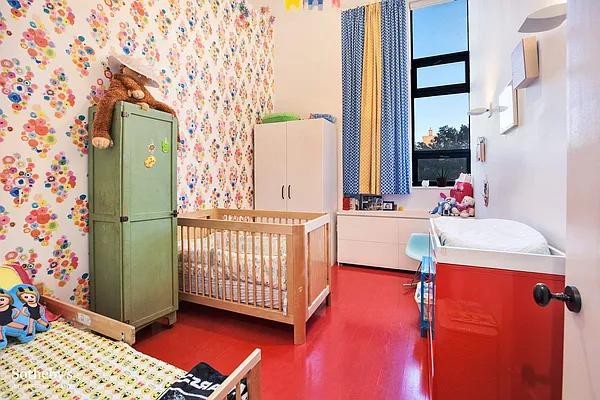 Sold by Sotheby's International Realty | media 6