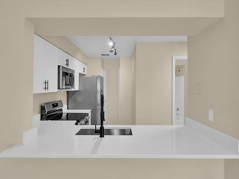 2405 Northlake Dr — Photo 13
