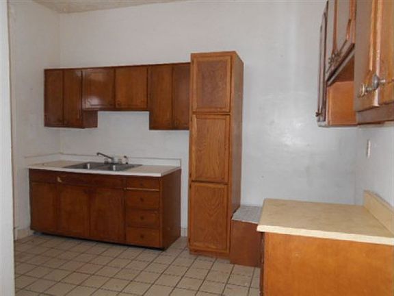 5th image of 2910 Warsaw Ave