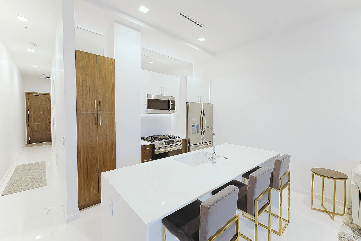 1 bed, 821 sqft, $5,000 — Photo 2