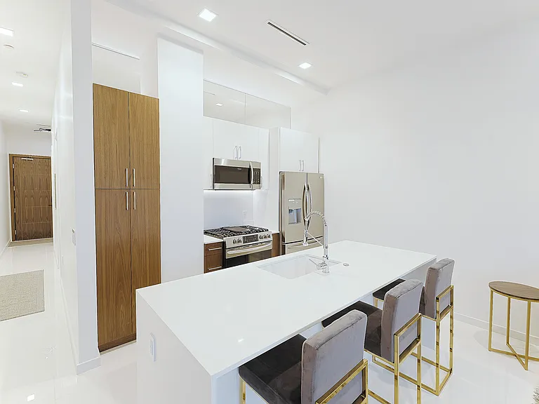 400 S Old Woodward Ave #303 — Photo 8