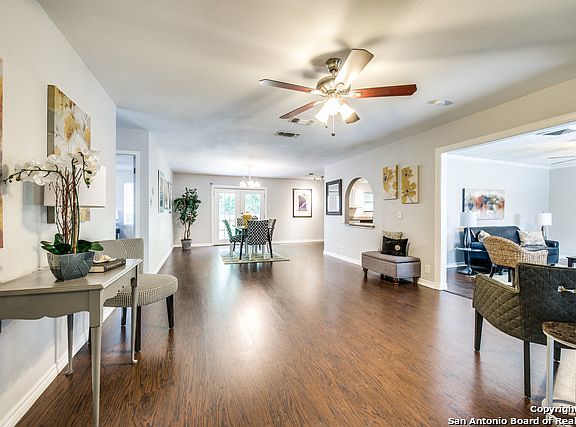 4th image of 746 Wayside Dr