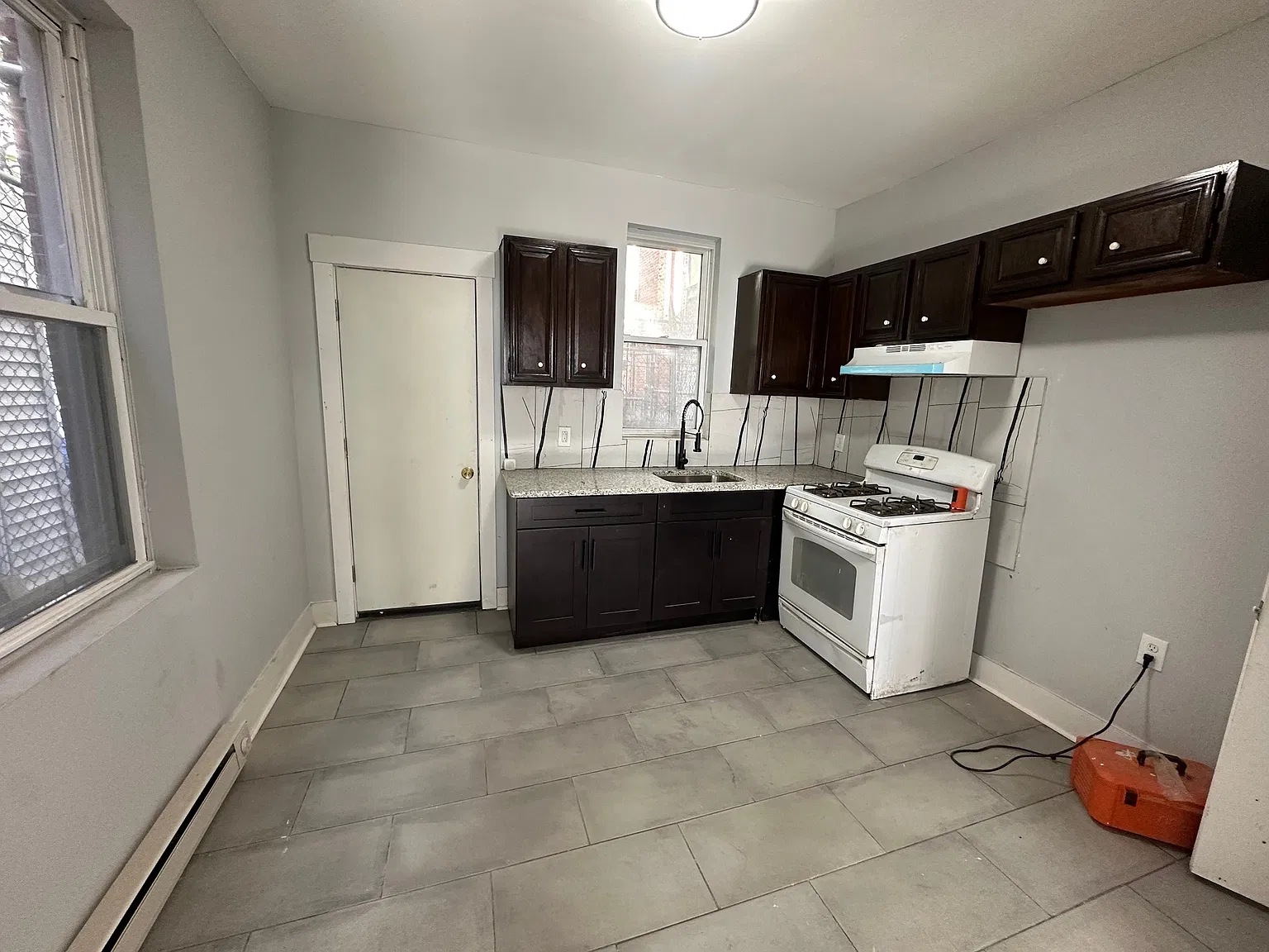 3 bed, 1086 sqft, $1,350 — Photo 3