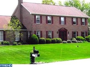 7 Scotland Dr, Reading, PA 19606
