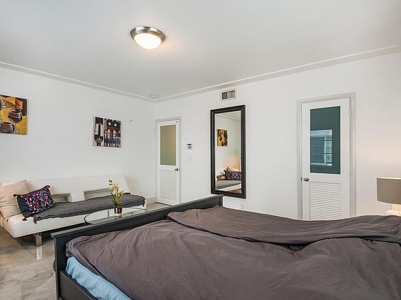 2nd image of 1333 15th St #30