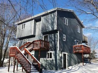 1439 Glade Dr, Long Pond, PA 18334