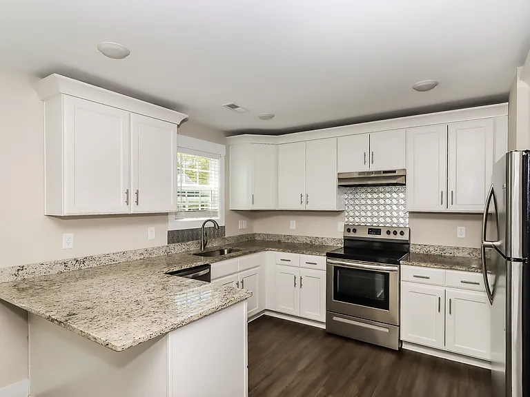 508 Grover St — Photo 10